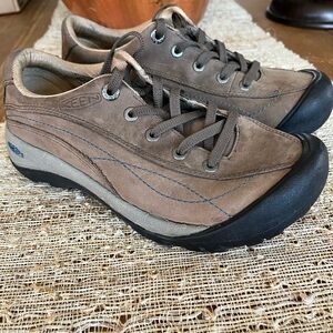 Keen Brown Leather hiking walking shoes women 6.5 like new